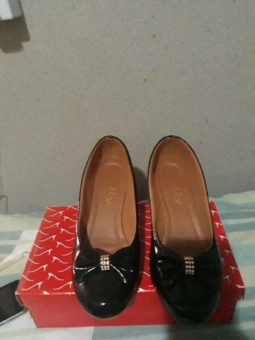 Vendê-se 2 pares de sapatos - Foto 4