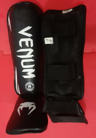 Caneleira de Muay thai Venum - Foto 2