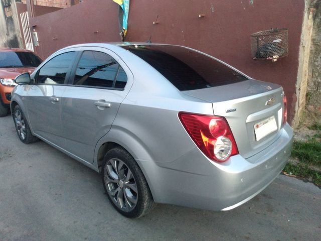 Vendo Sonic sedan LT - Foto 4