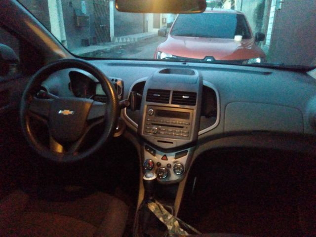 Vendo Sonic sedan LT - Foto 5