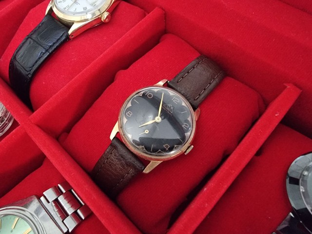 Raro relógio suíço Modaine corda manual