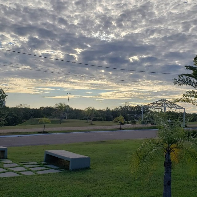 Lote condomínio florais dos lagos 802mts esquina