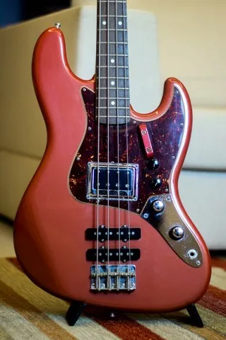 Baixo Tractor Jazz Bass Darkstar Peterbuilt