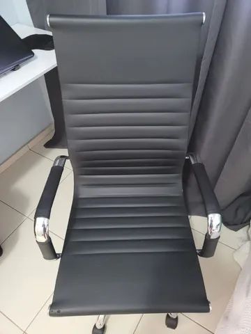 Cadeira super nova, preço de desapego.