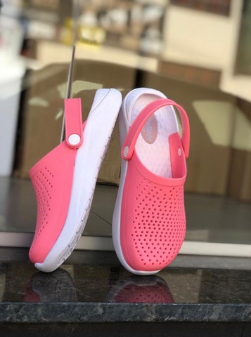 Sandália crocs fábrica de calçados no atacado - Objetos de decoração -  Parque Santa Rosa, Fortaleza 1166137929 | OLX