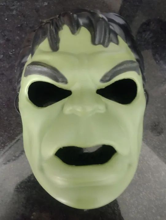 MÁSCARA HULK INFANTIL SEMI NOVA!!! - Foto 4