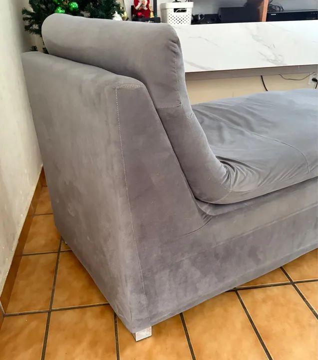 Divã Cinza em Suede - Conforto e Estilo! - Foto 3
