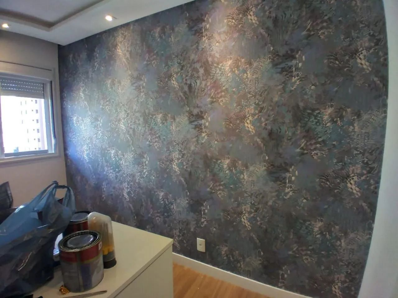 Aplicação de Adesivos e Papel de Parede - Foto 5