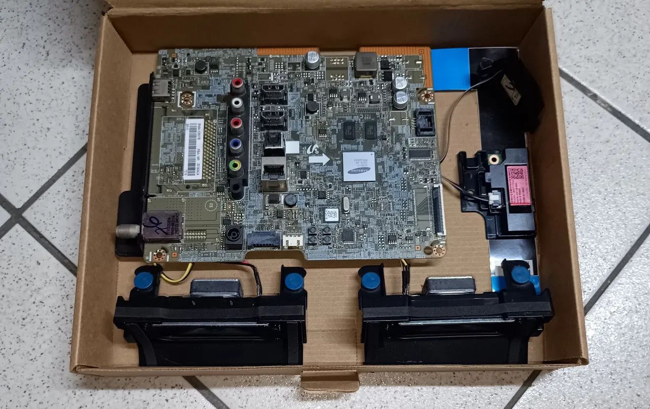 Placa Principal Samsung UN32J4300AG - Foto 4