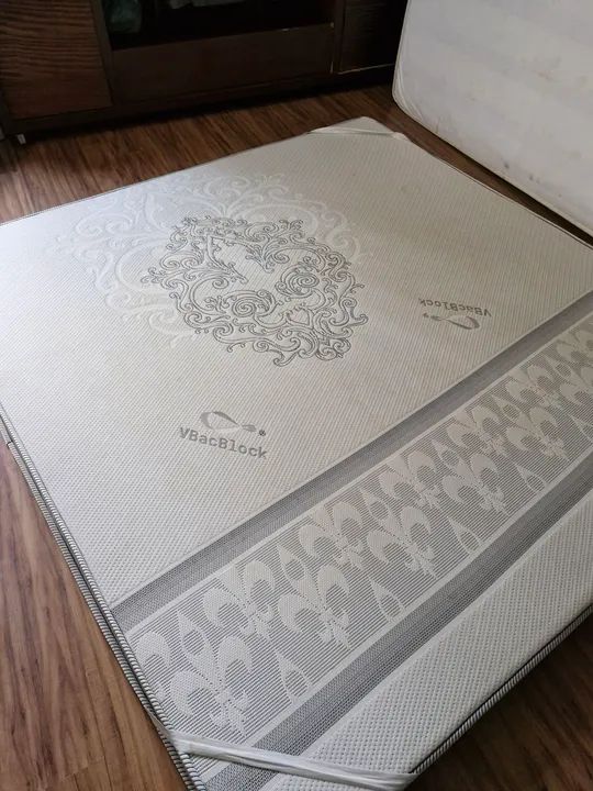 Pillow top de espuma tamanho king 1,93 X 2,03