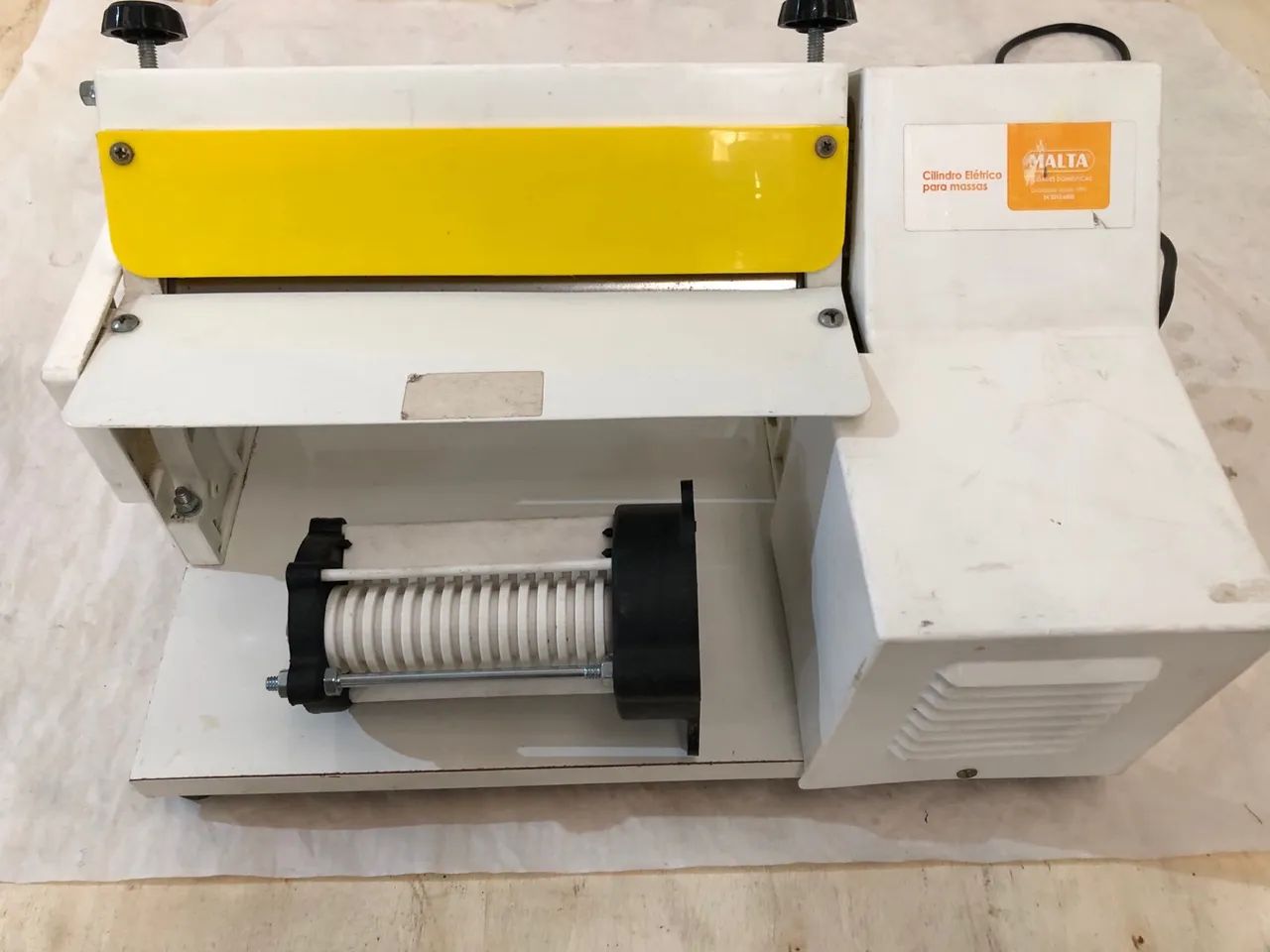 Cilindro Elétrico Branco 28 cm  Malta BIVOLT 