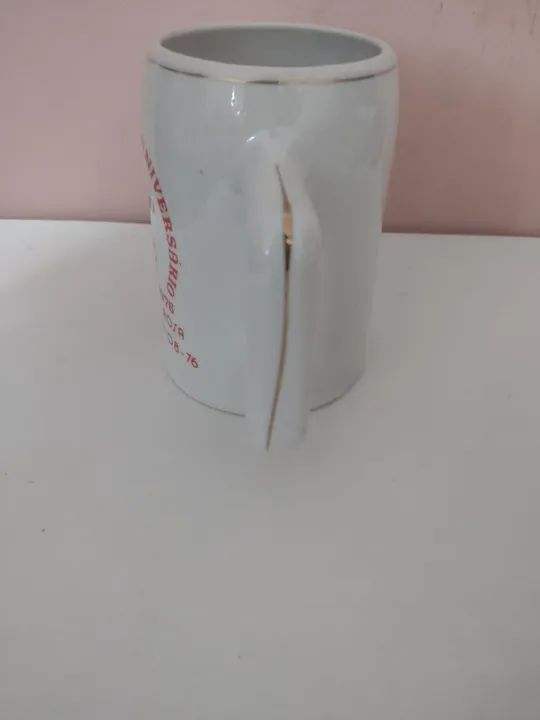 Caneca para chopp em porcelana com filete de ouro  - Foto 2