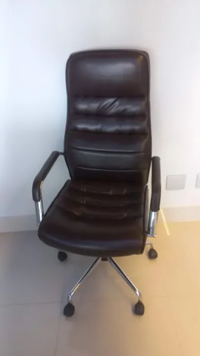 Reforma de cadeiras de escritório