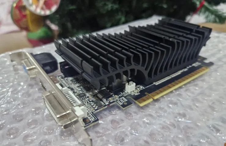 Vga Pci Exp. 1gb 64bits Gt210 Gt210lp-1d3 Ddr3 - NVIDIA - Foto 2