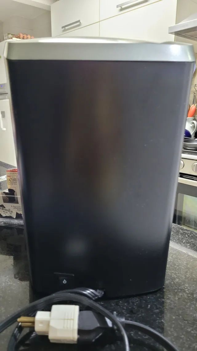 Cafeteira Keurig semi nova  - Foto 2