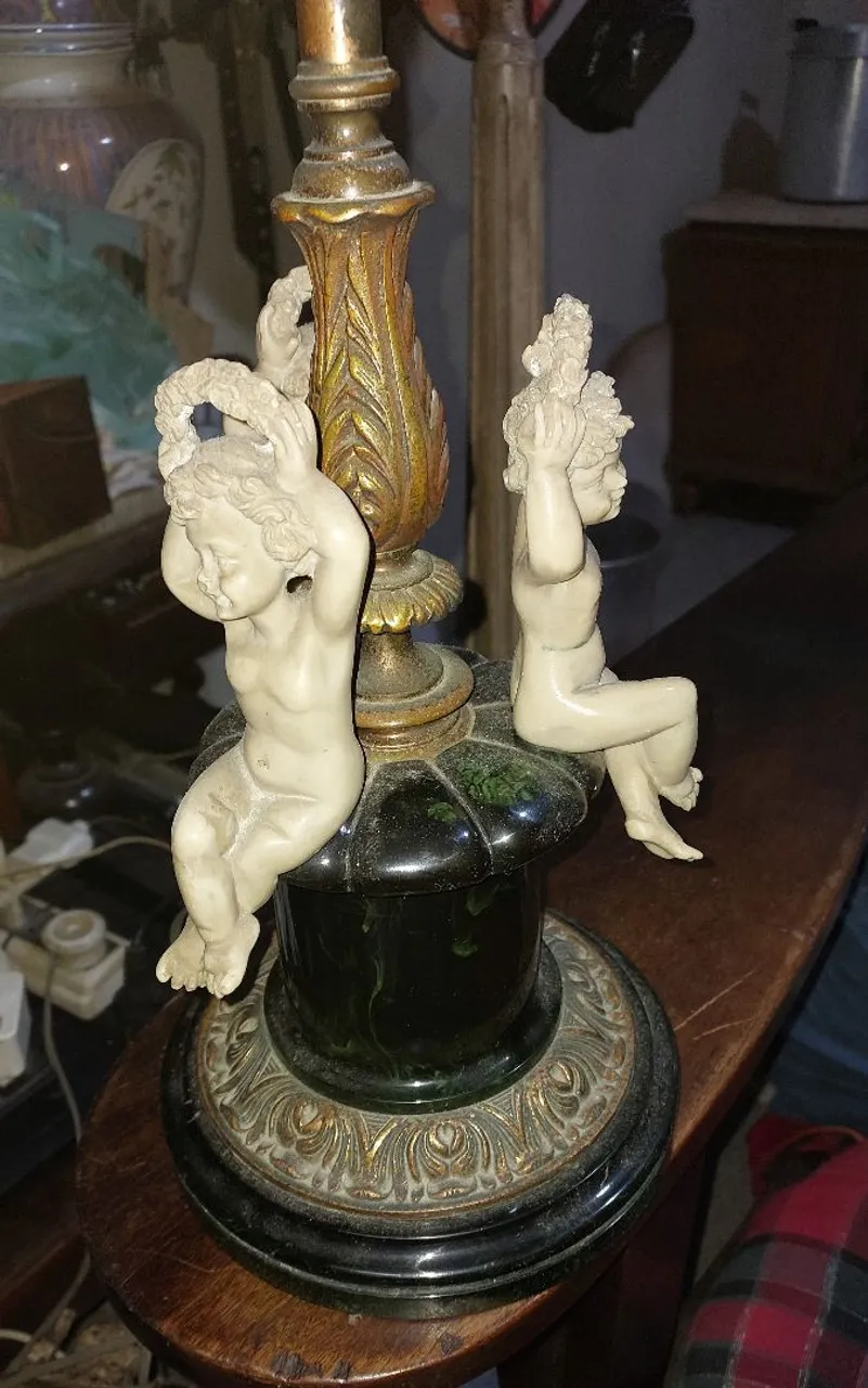 Lustre de Metal e Porcelana com Anjos