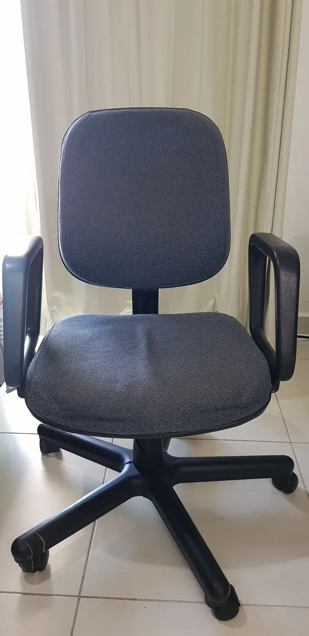 Cadeira de Escritório Giratória com Rodinhas