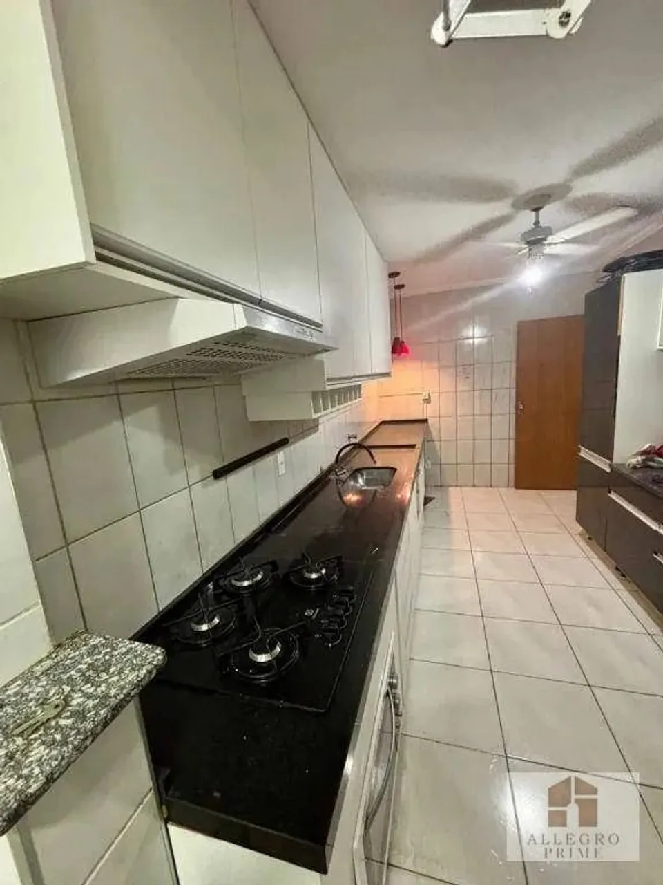 Aluga-se no Condomínio Parque Rio Das Flores com 2 dormitórios e 1 vaga de garagem / Próxi