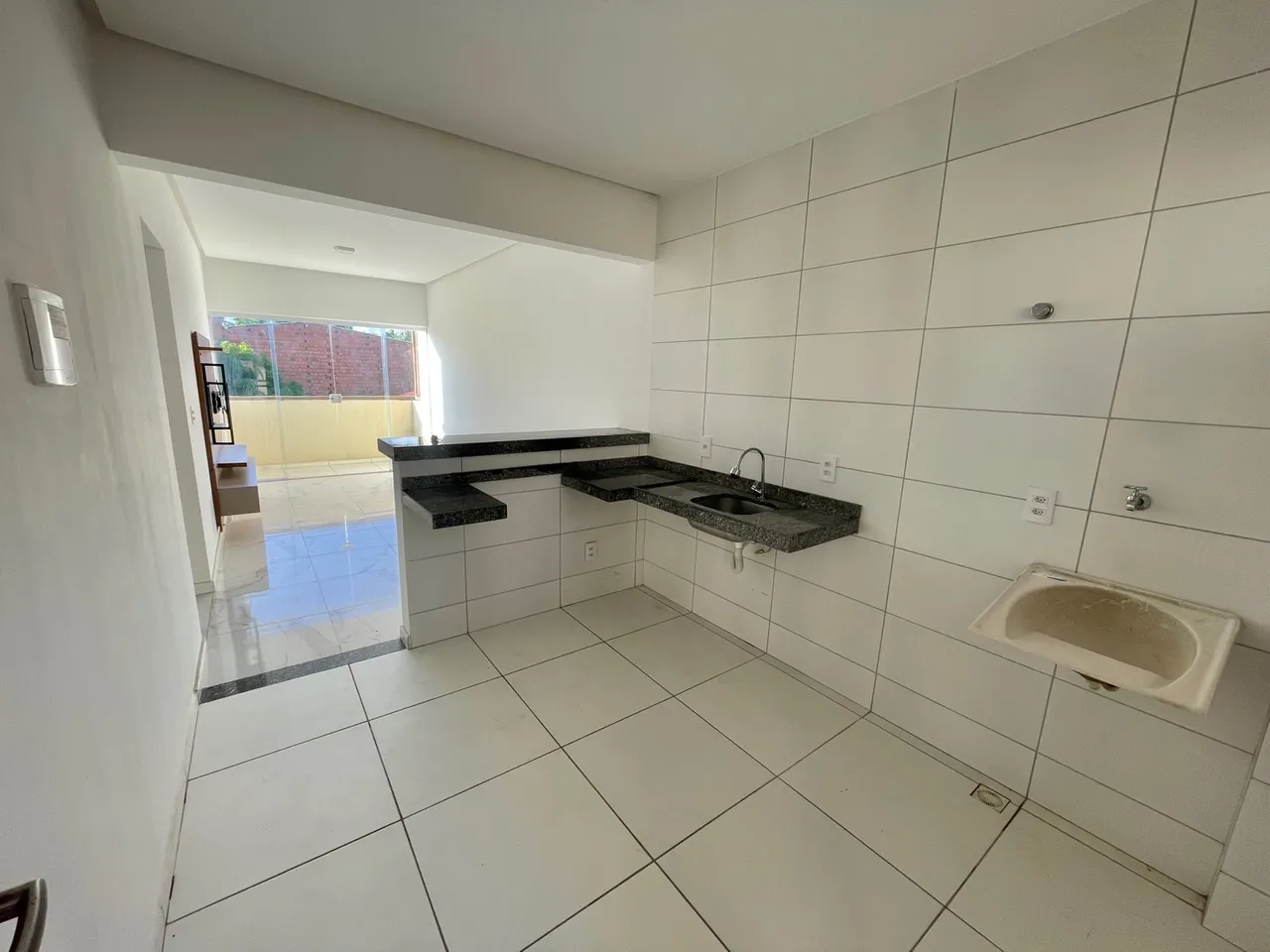 Alugo Apartamento de 02 Quartos