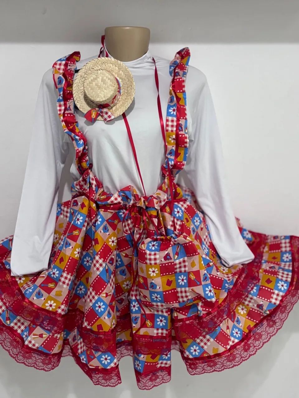 Saia Junina com suspensório  - São João - Barraquinha - Fantasia - Festa Temática - Foto 4