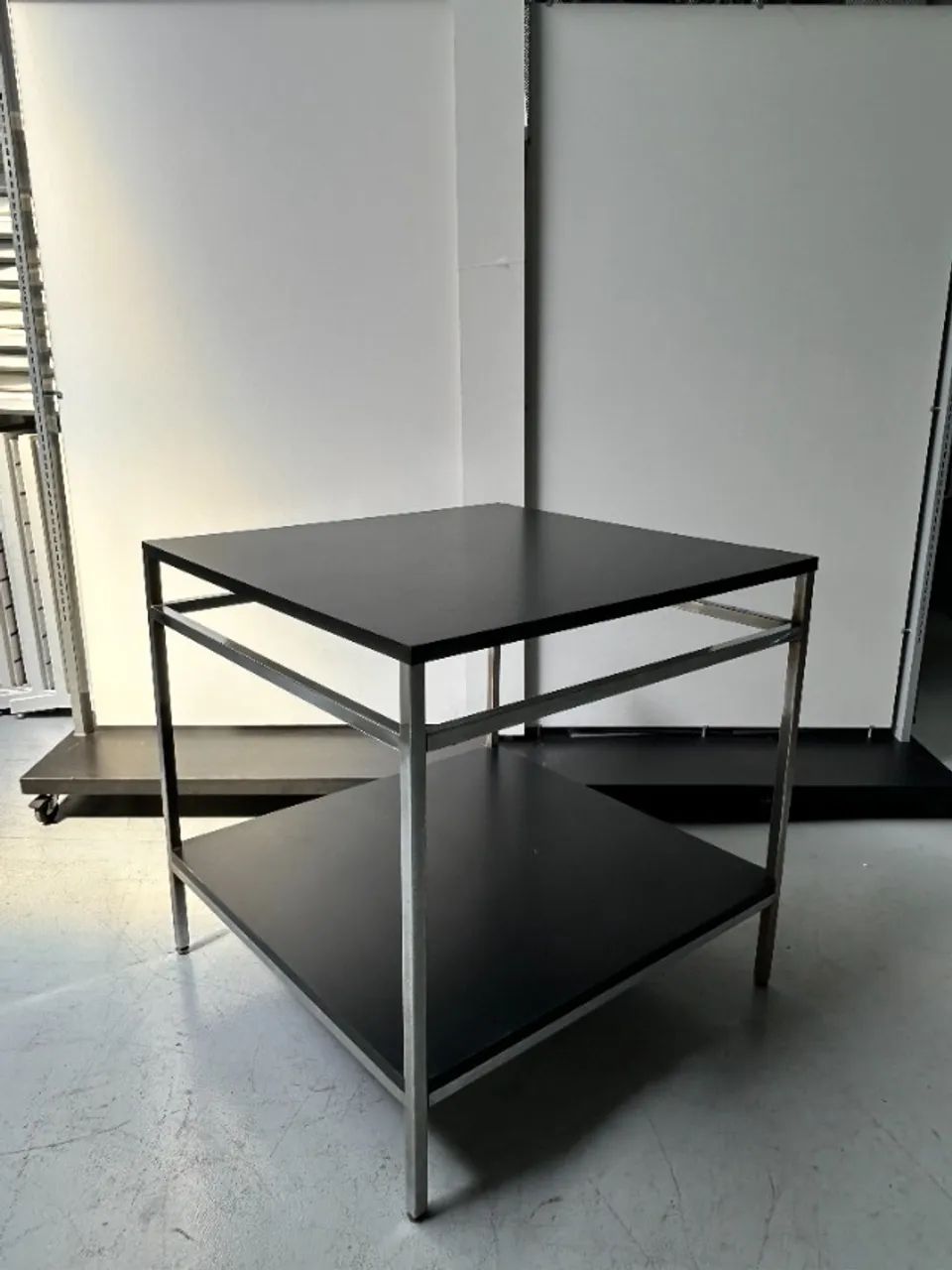 MESA PRETA COM BASE CROMADA - Foto 4