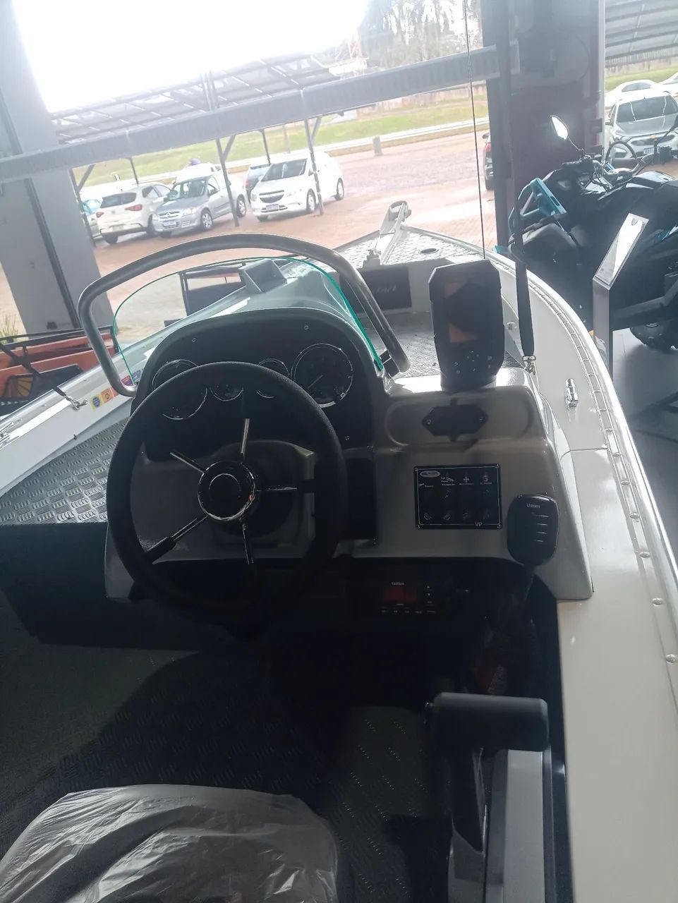 Lancha marfim 6.0 + motor 60hp Mercury  - Foto 6