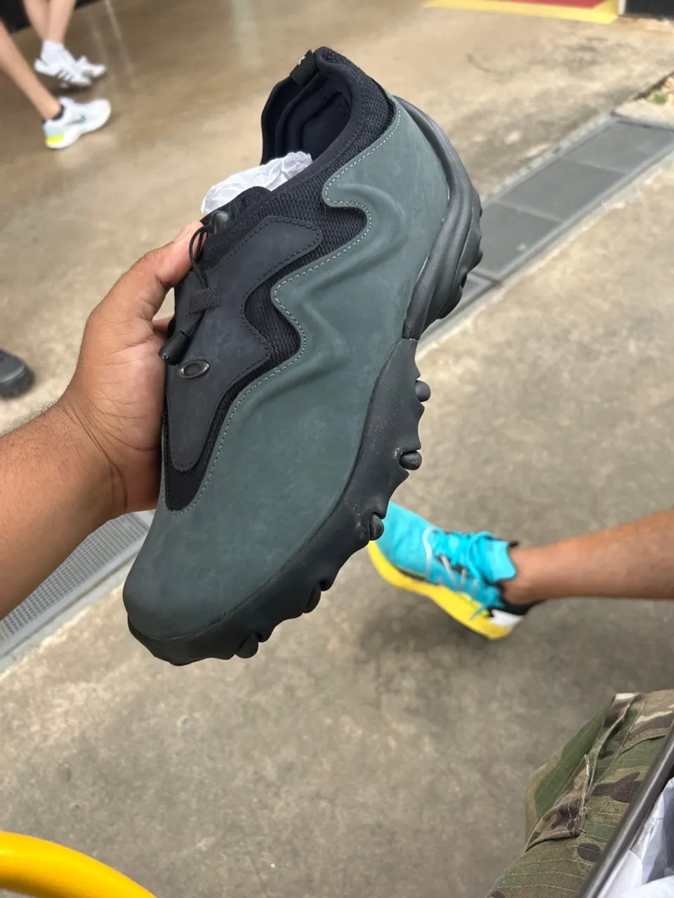 Oakley Teeth Slip on