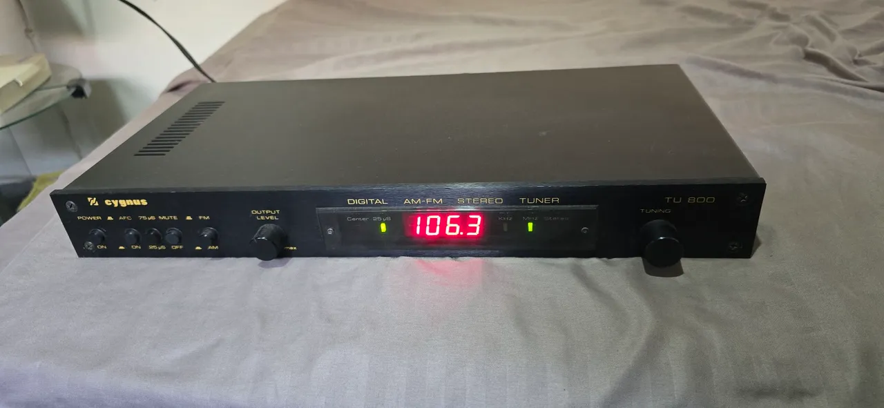 Tuner Cygnus TU 800 Digital AM-FM Stereo