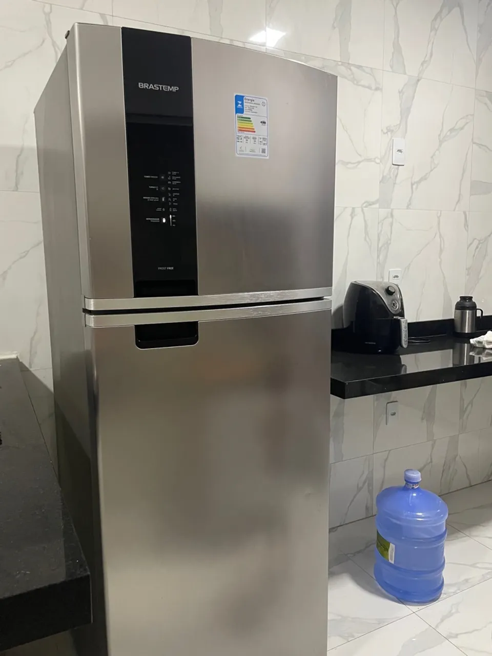 Vendo Geladeira Semi-nova