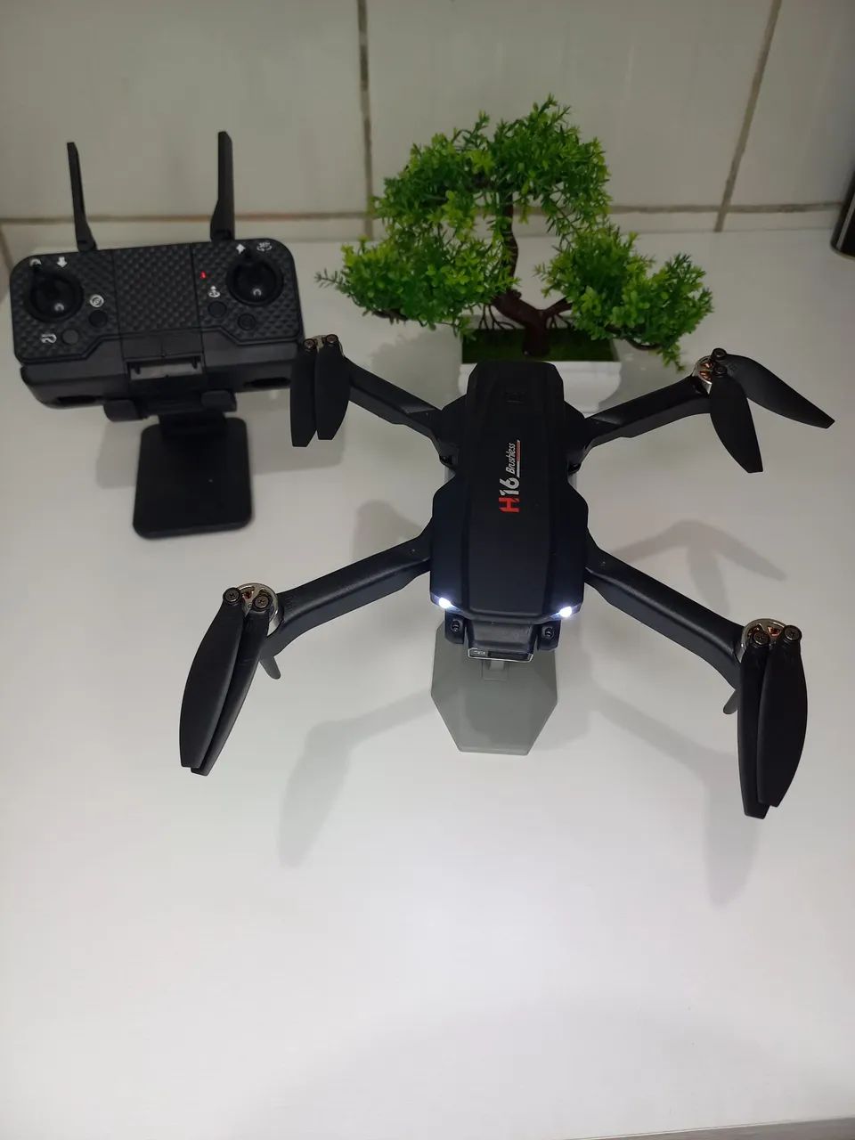 Drone com motores brushless 64297978932993122