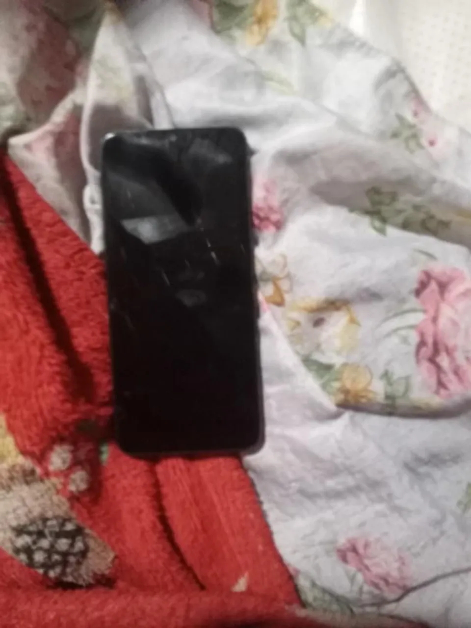 Vende-se um celular moto E13