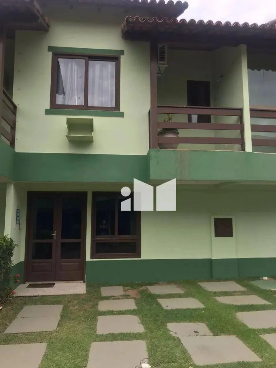 Cond. Enseada Azul- casa duplex- 2 qts- 2 suítes- 83 m²- semi mobiliado- 2 vagas- lazer co