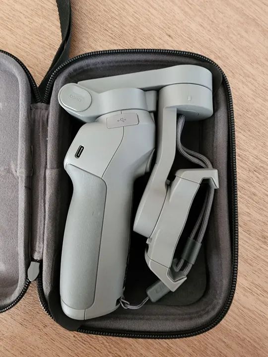 Gimbal Estabilizador DJI Osmo Mobile 3 (Usado, Nunca Utilizado)