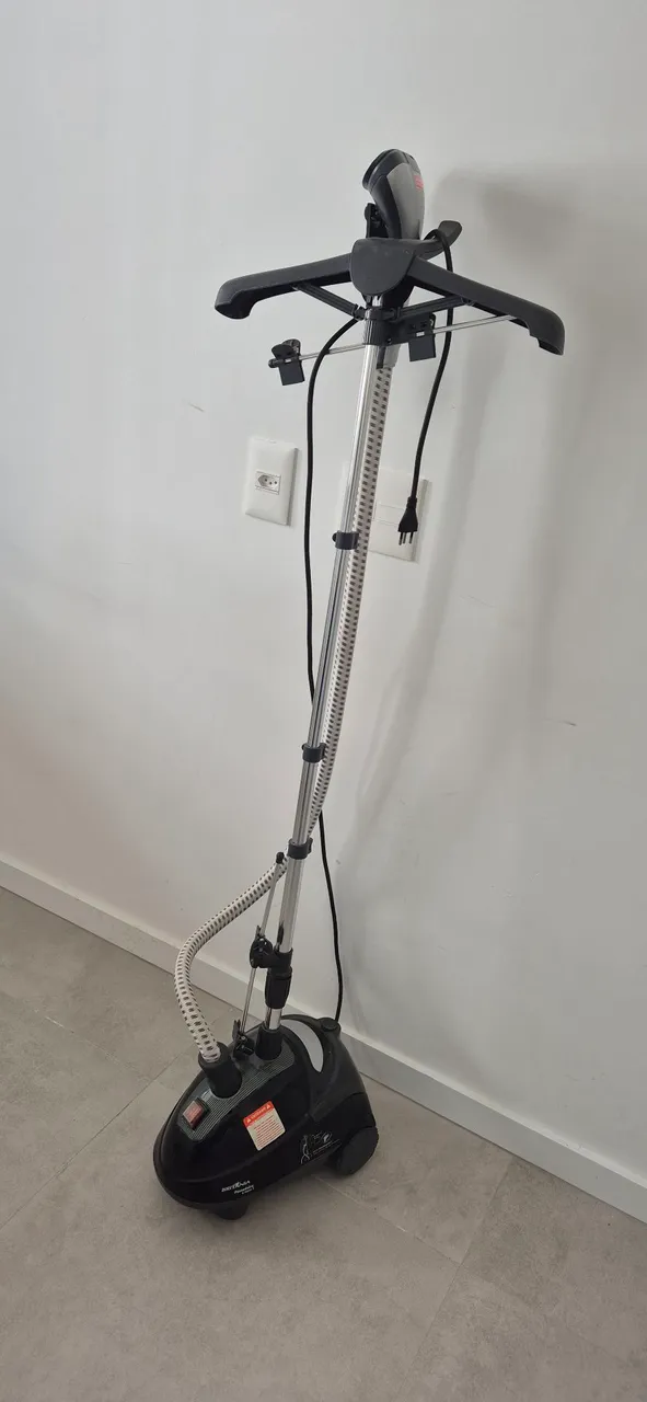 Passador de Roupa a Vapor Britânia
