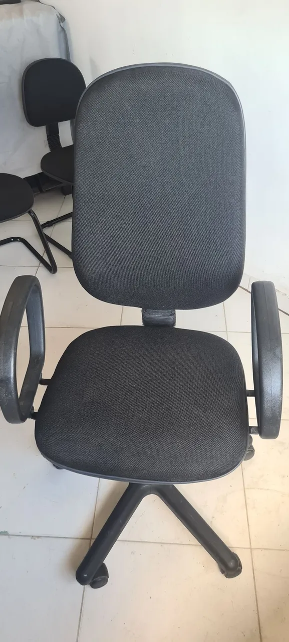 Cadeira de Escritório Giratória com Rodas