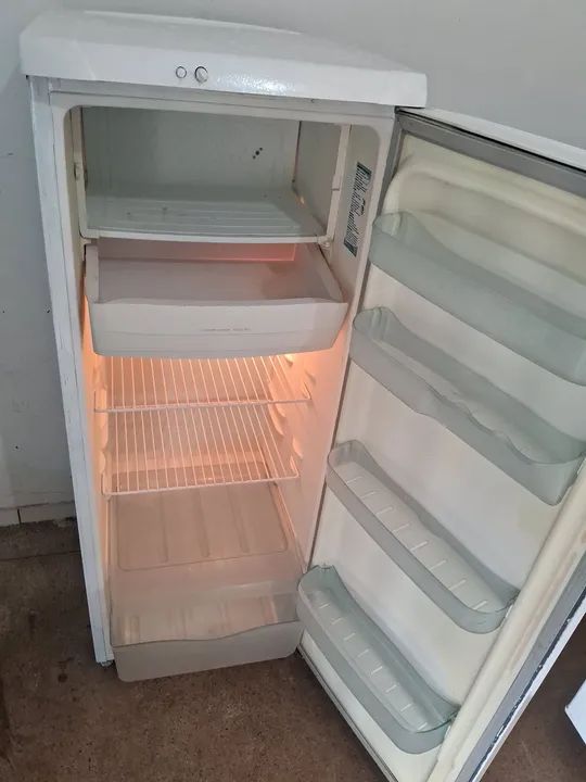 Geladeira Electrolux                                    faço entrega  - Foto 6