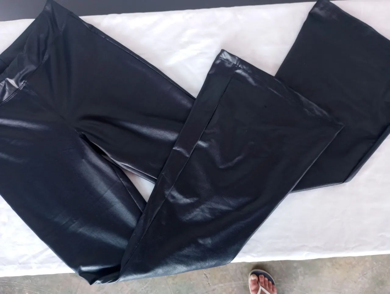 Calça de couro feminina - Foto 2