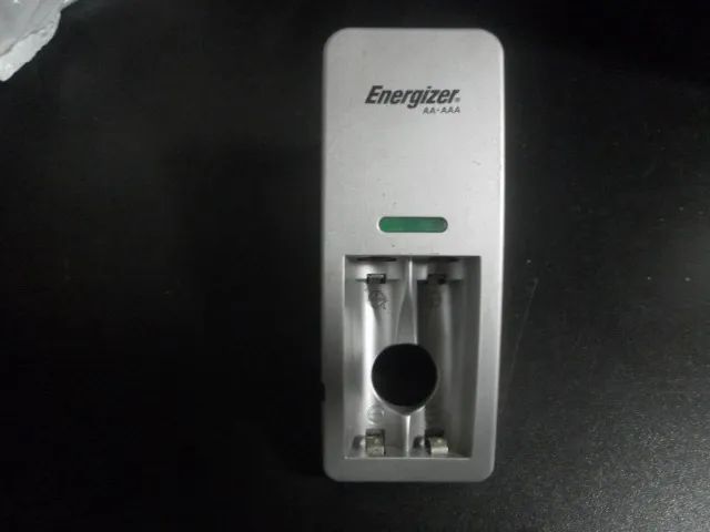 Cargador Energizer AA - AAA (USADO) - Foto 4