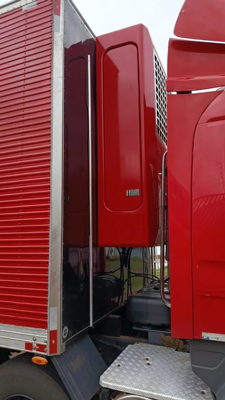 Scania P 310 8x2 Bitruck 2014 Baú Câmara Fria 2019 R$ 460.000,00 - Foto 4
