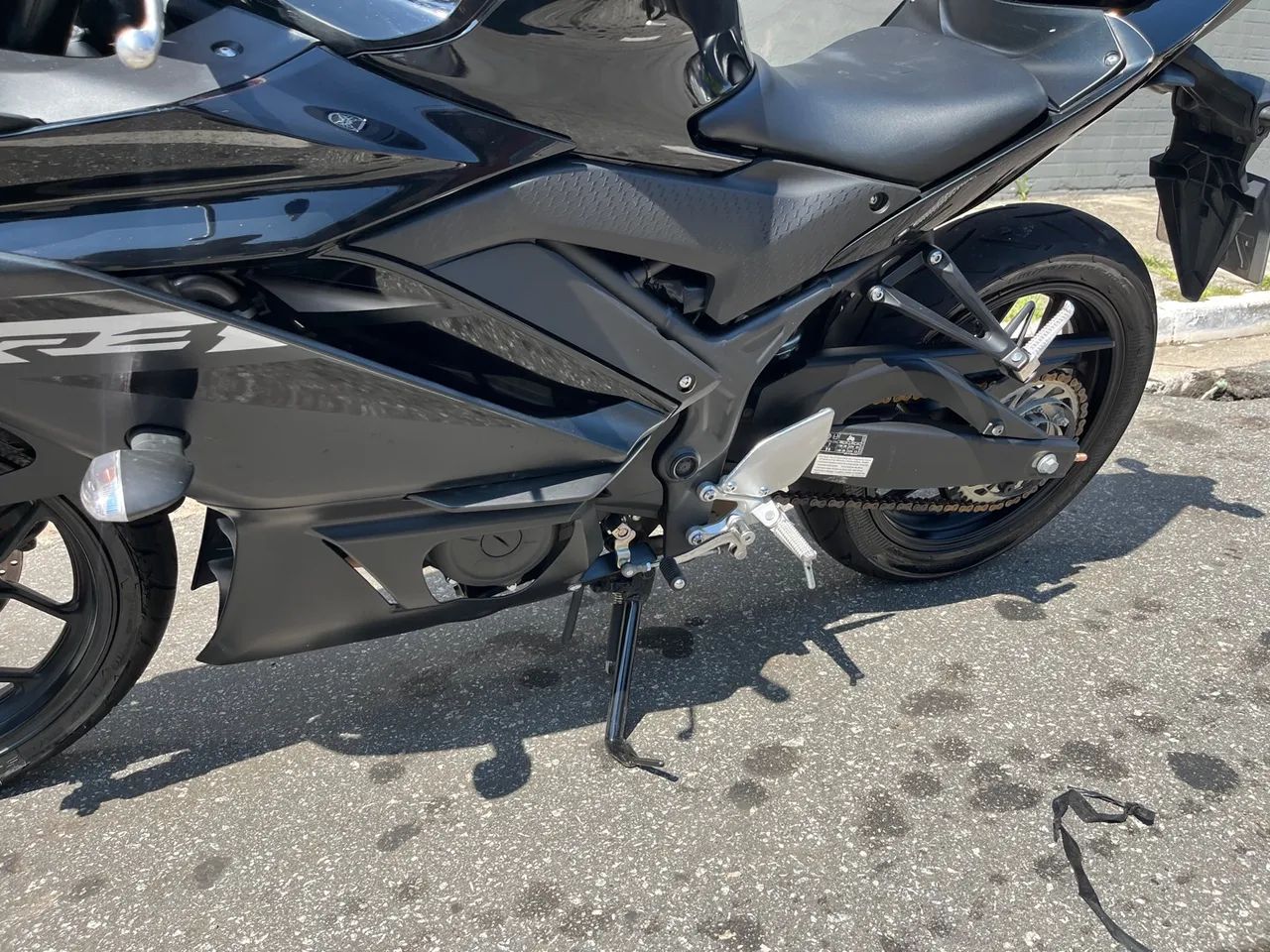 Yamaha R3 2025 - 4.000 km - Foto 5