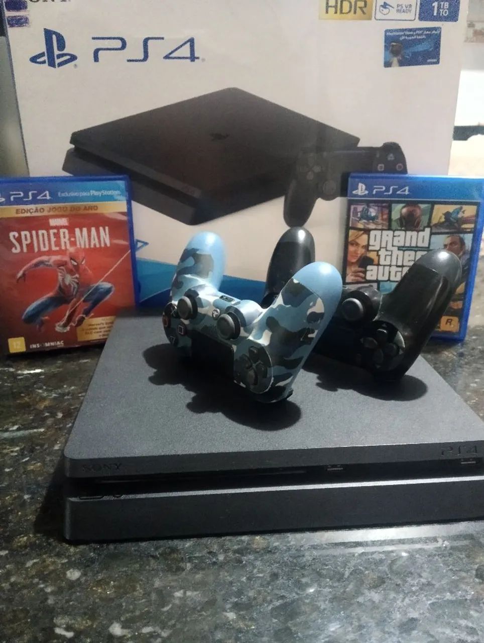 PS4 Slim 1TB super novo na Consoles de Vídeo Game Meia