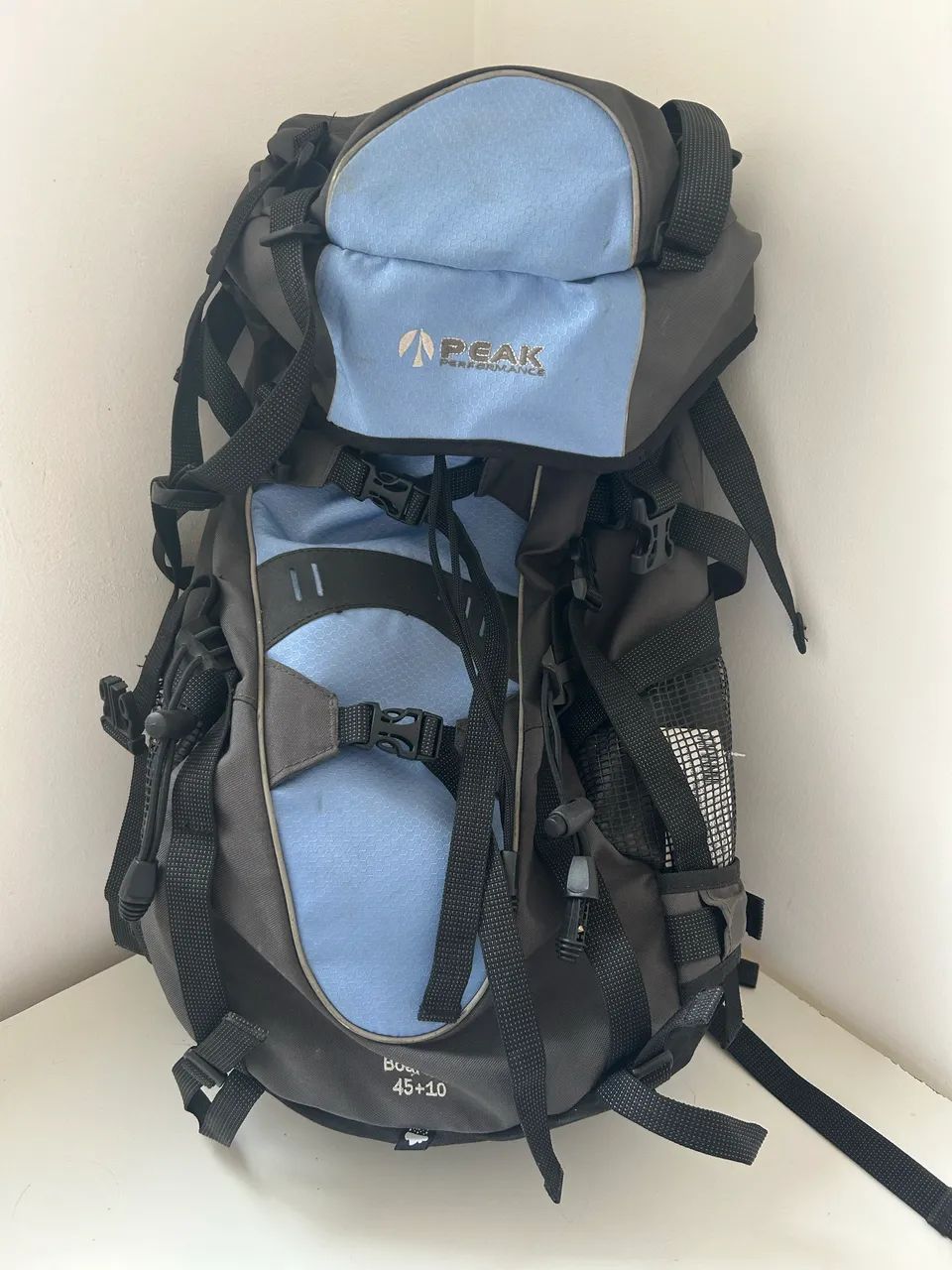 Mochila Camping/ Alpinismo/ Trilha e Viagem + travesseiro inflável 