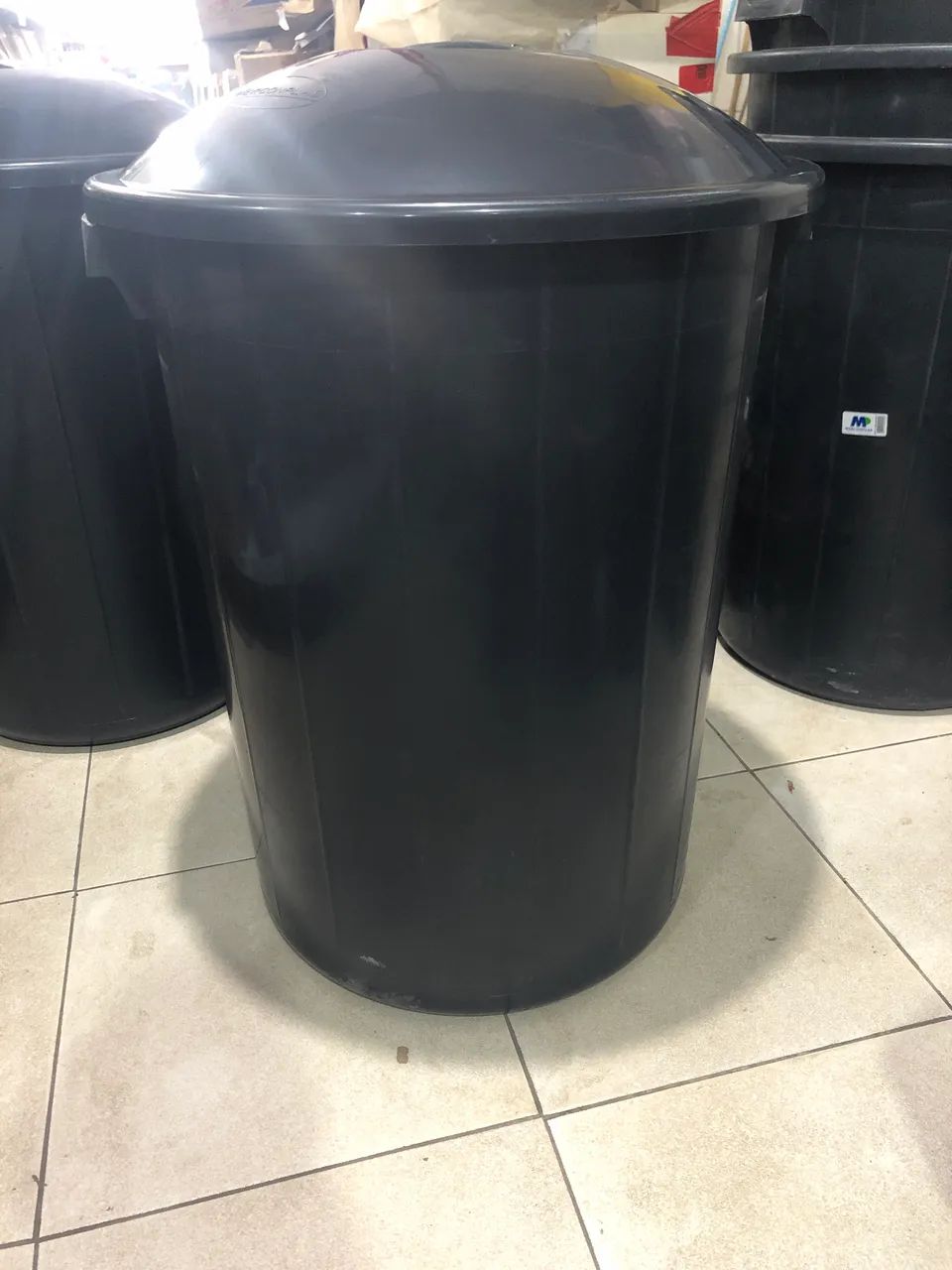 200-liter buckets with lids64169232122497123