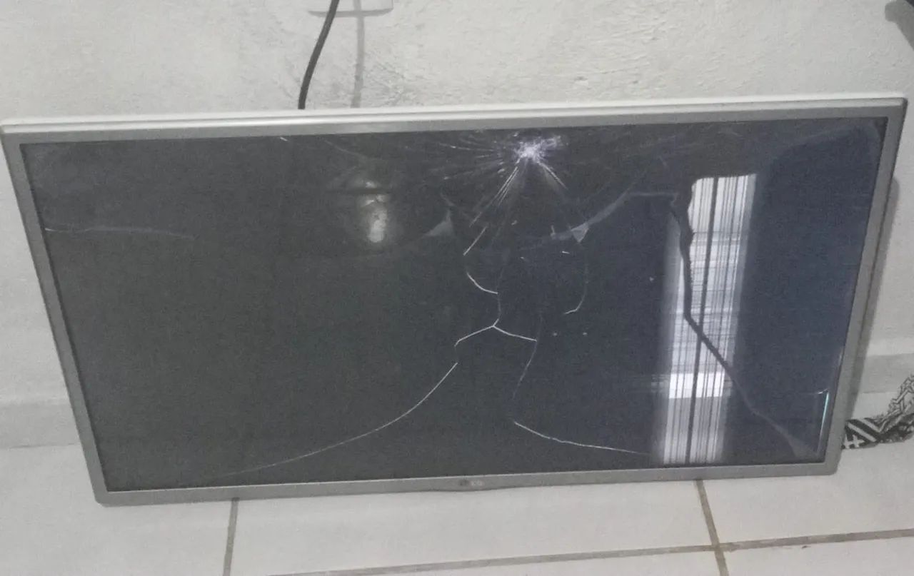 TV LG 32 polegadas ( com defeito)