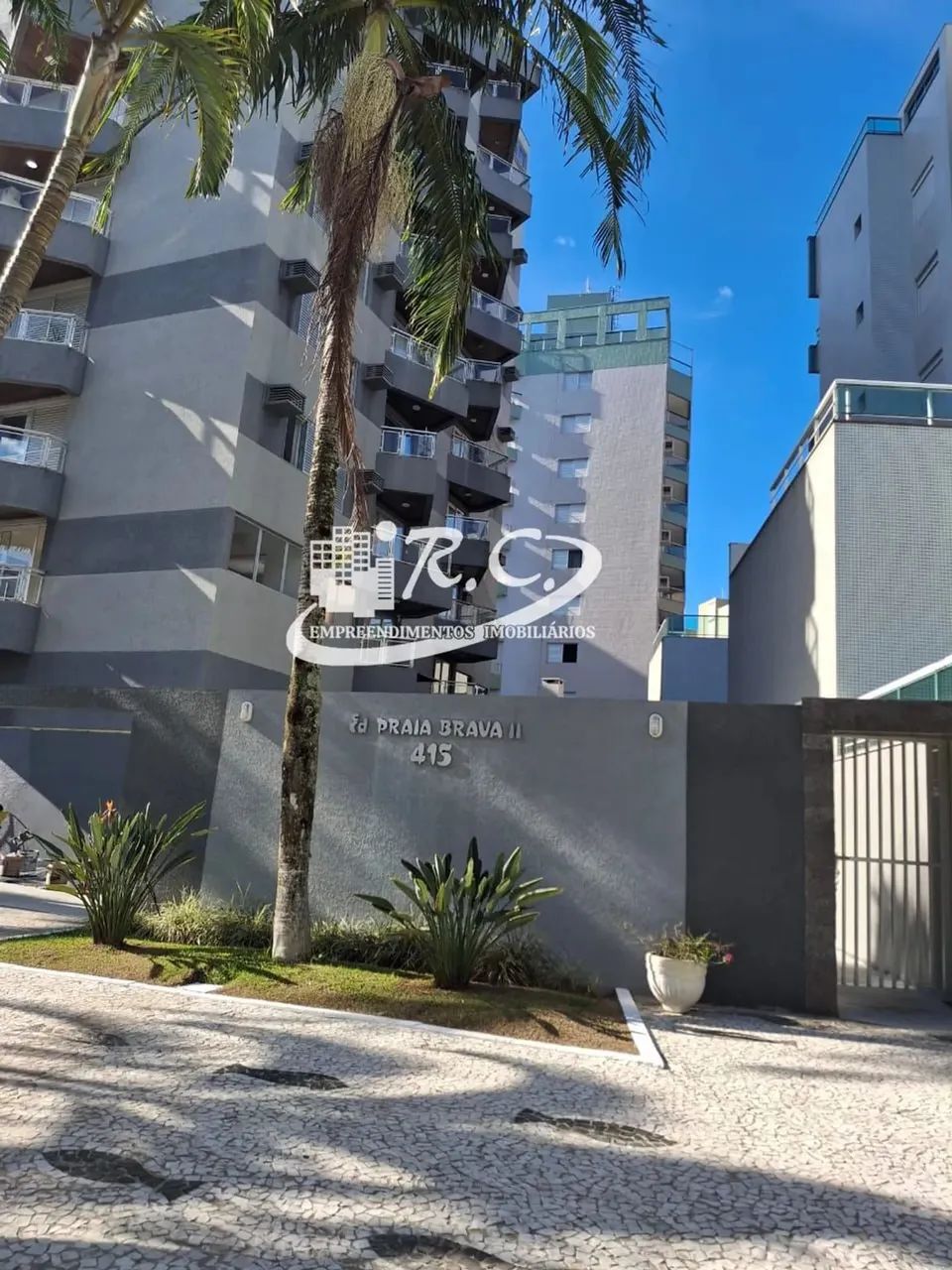 RC Imóveis vende apartamento em Matinhos