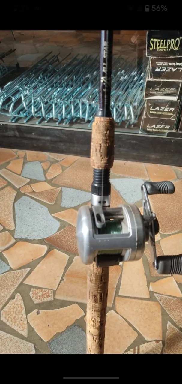 Conjunto de Vara e Carretilha de Pesca