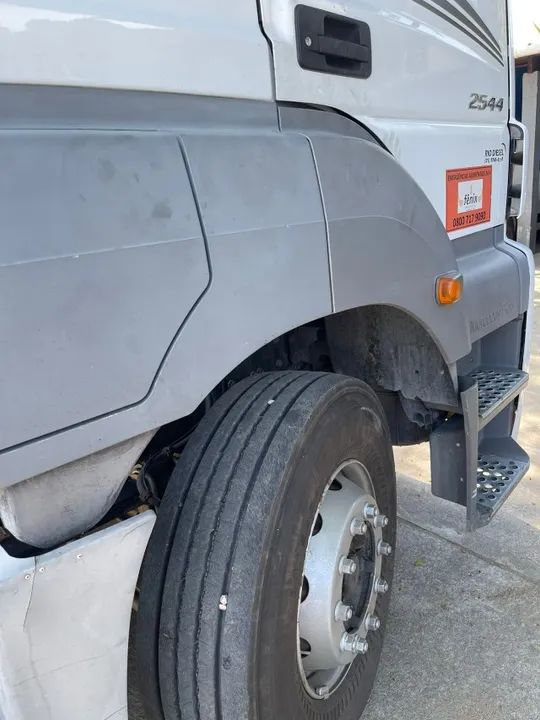 MERCEDES BENZ - AXOR 2544s 6X2 ANO 2019 - Foto 11