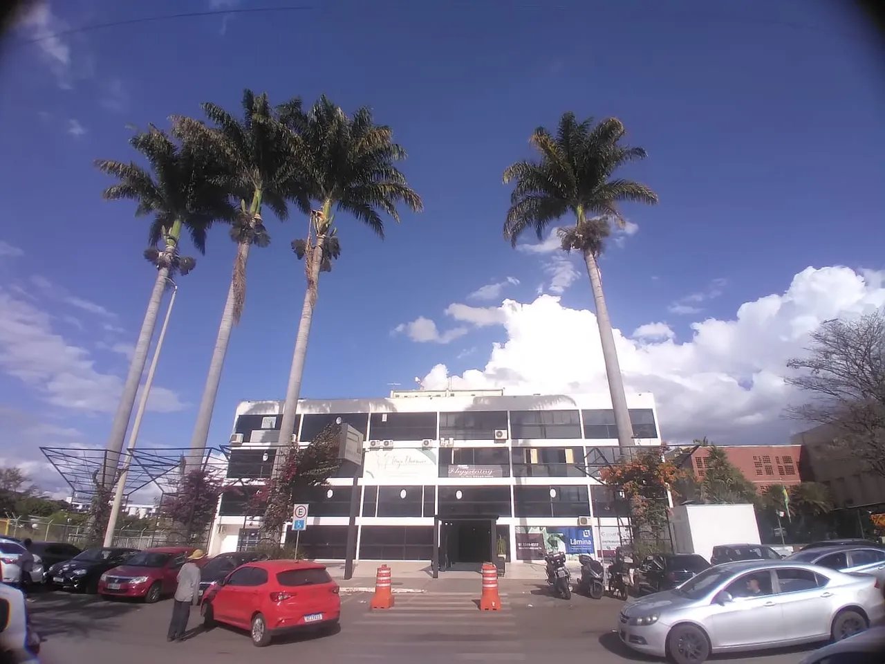 EXCELENTE SALA COMERCIAL NA ASA SUL