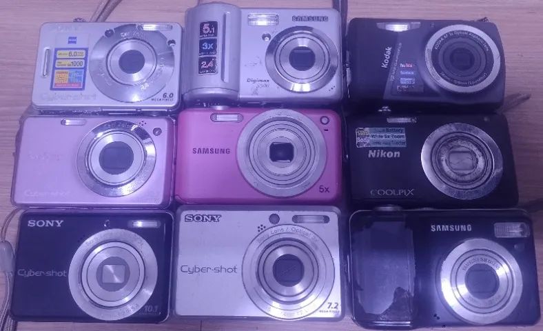 LOTE   DE   8  CAMERAS DIGITAL