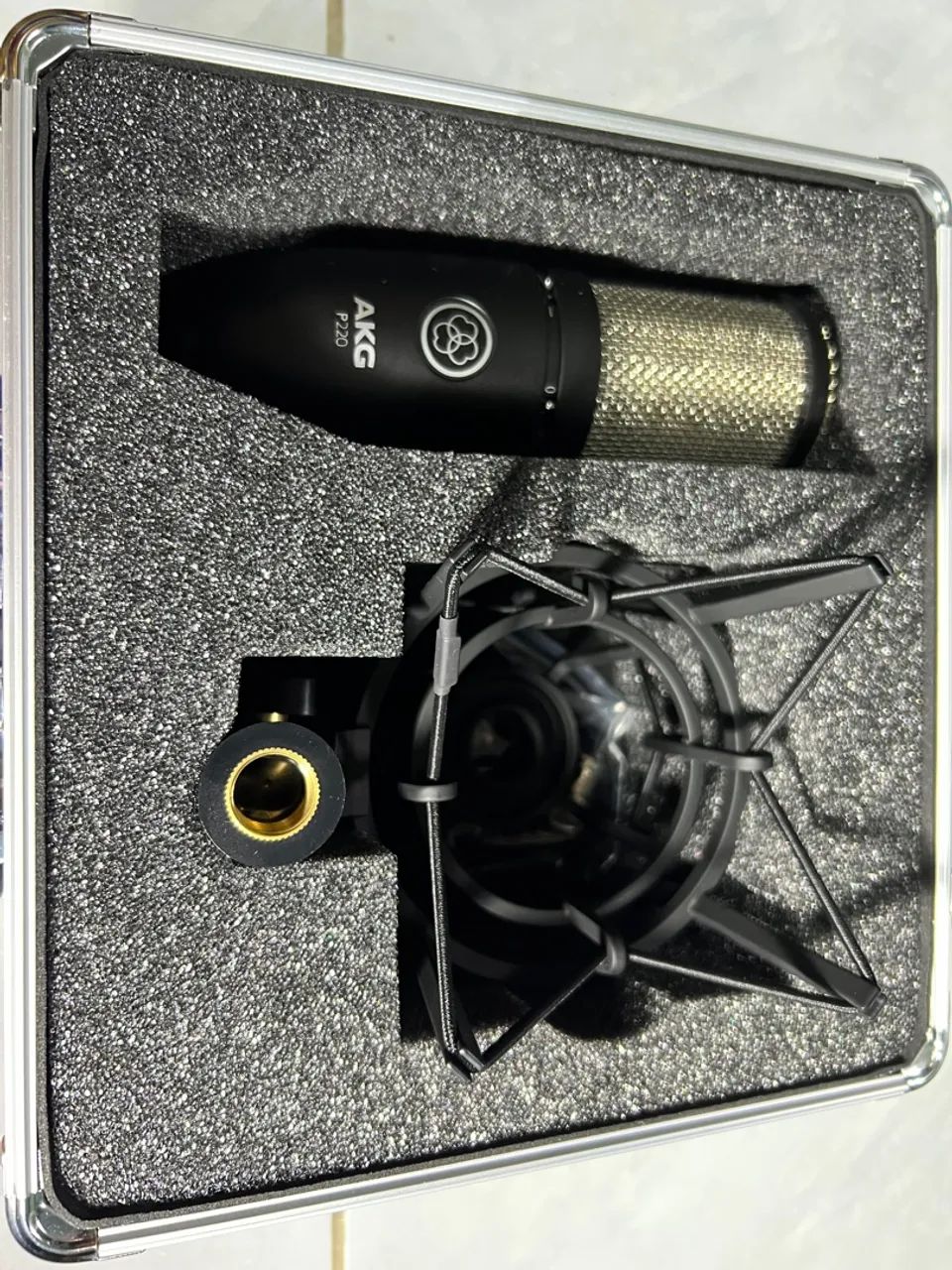 Case AKG para Microfones - Proteção e Qualidade64197818632322122